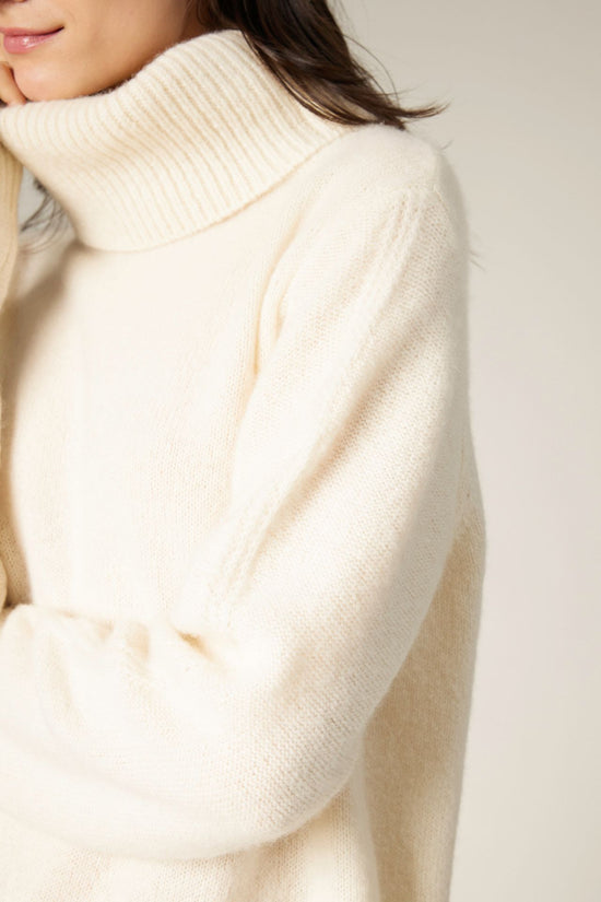 OFF WHITE -- Sui Turtle Neck Oversized Cashmere Sweater